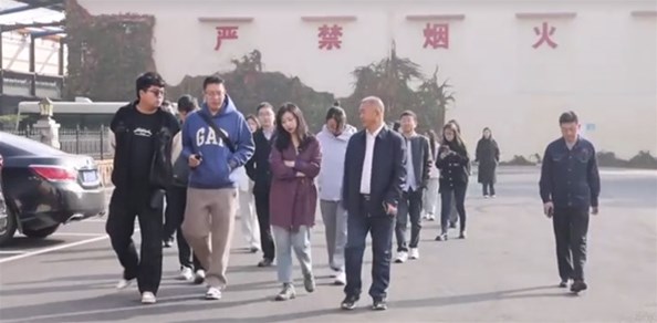 “云話山東”系列外宣活動第五期“深化外事服務 助力農企發展”專題活動到棲霞市參訪